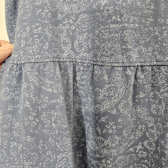 Frye Mini Tiered Sleeveless Shift Dress in Faded Bandana Blue - Picture 8 of 10